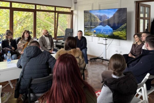Drugi trening projekta „Mlad sam, jasan – glasam!“: Mladi traže više prostora za svoj glas